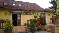 Reštaurácia Zbrojnica Halič.jpg